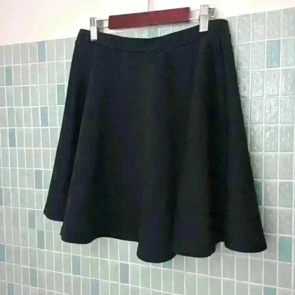 Made By Johnny Flowy Mini Skirt Black - Picture 10 of 11